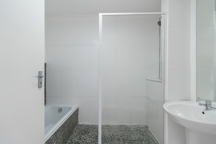 2 Bedroom Property for Sale in Sea Point Western Cape